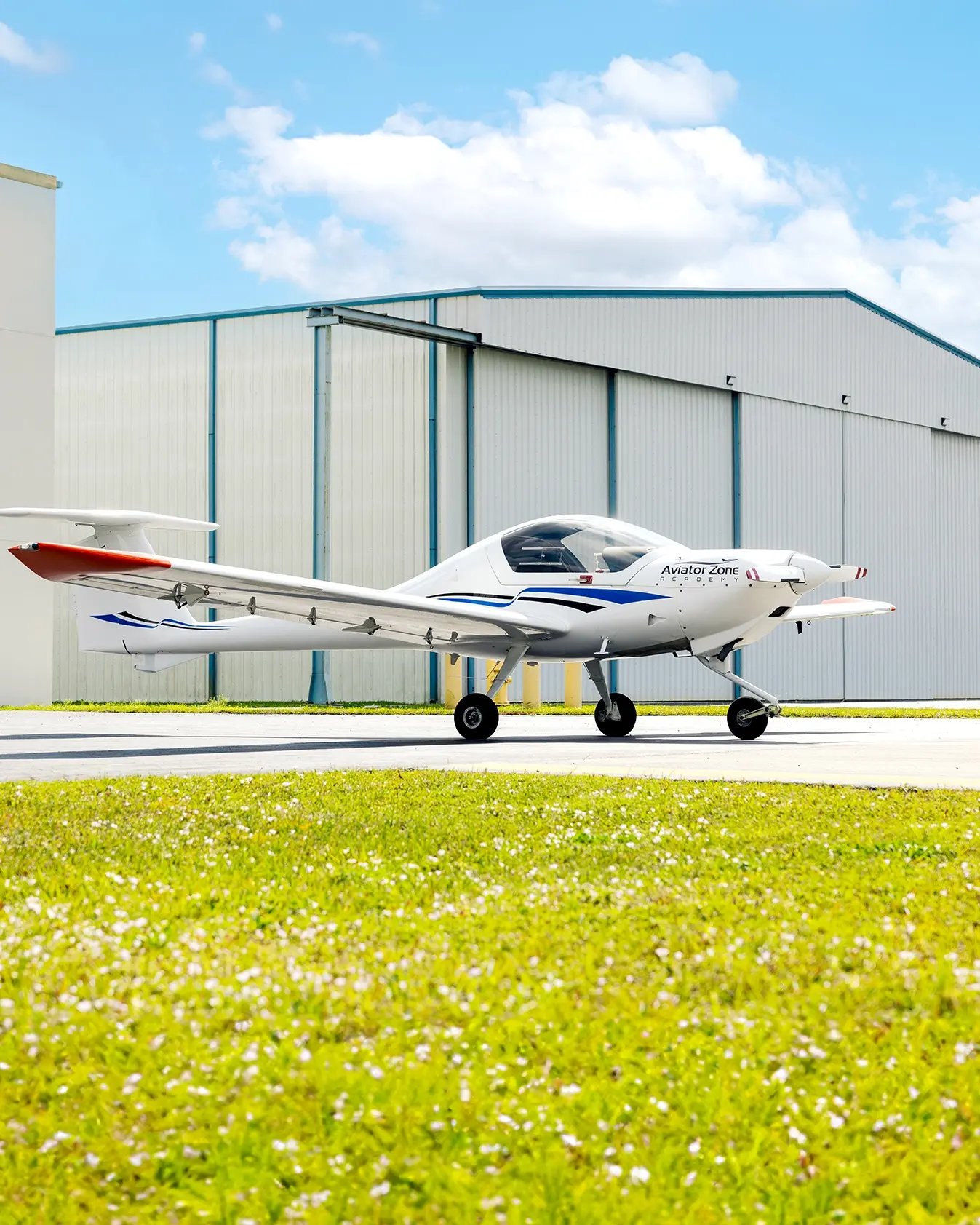 Diamond DA20 Aviator Zone Pilot Plane-3